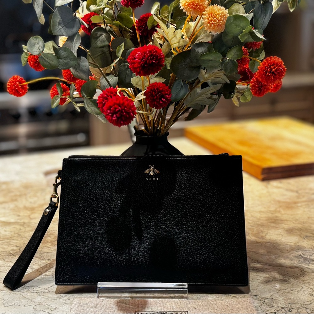 Gucci Animalier Leather Clutch/Wristlet. GUC. COA